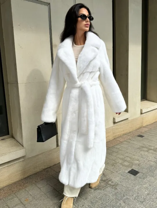 Белая норковая шуба мех SAGA  - английский воротник - фото 6