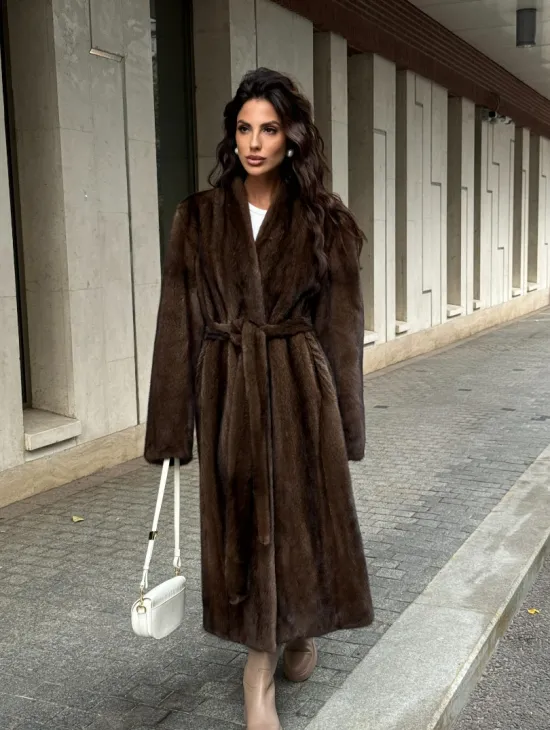 Модная шуба из скандинавской норки PREMIUM COLLECTION без воротника - фото 8