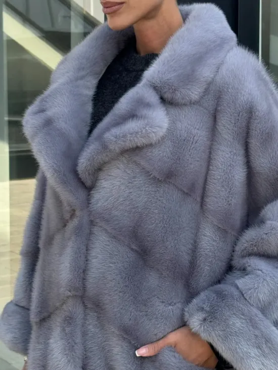 Голубая норковая шуба английский воротник, фасон кокон - фото 2