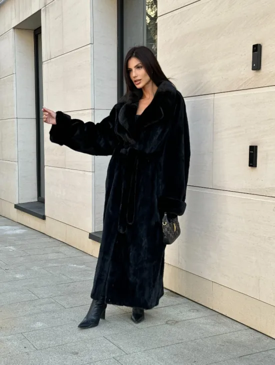 Длинная шуба кимоно Luxury Fashion из меха норки SAGA FURS - английский воротник - фото 10