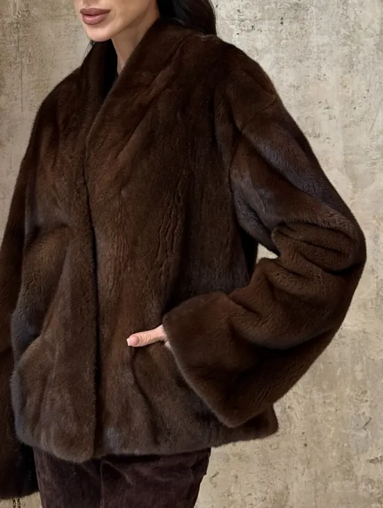 Полушубок женский из меха аукционной норки Браун Вельвет - фото 1