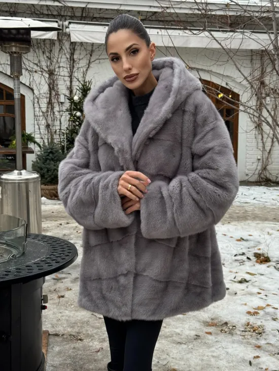 Полушубок норковый с капюшоном - фото 10