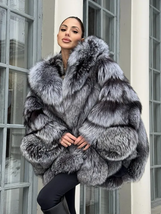 Шуба - пончо из чернобурки с капюшоном - фото 0