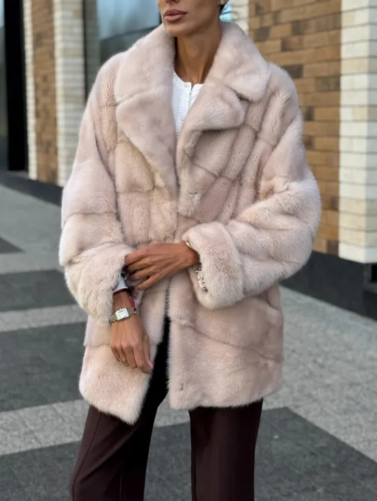 Шуба норковая пудрового цвета с английским воротником - фото 3