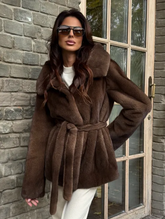 Шуба автоледи с капюшоном - фото 6