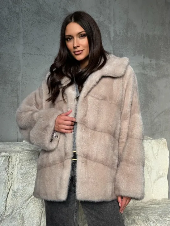 Норковый полушубок с капюшоном в цвете пудра - фото 0