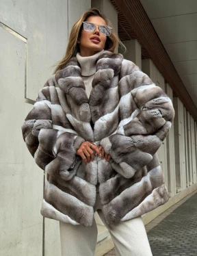Шуба из меха шиншиллового кролика PREMIUM COLLECTION - фото 8