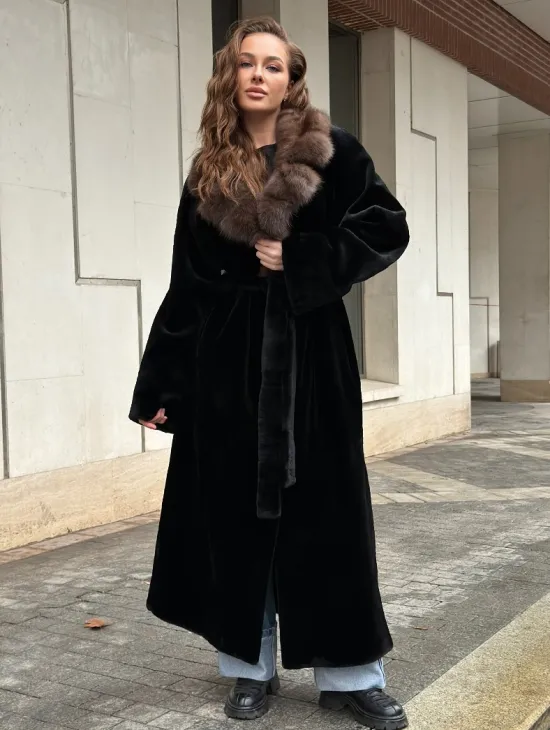 Длинная шуба из стриженой норки с воротником куница - фото 7