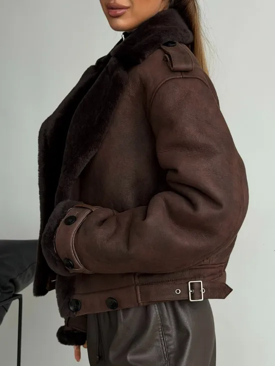 Двубортная короткая дубленка - фото 3