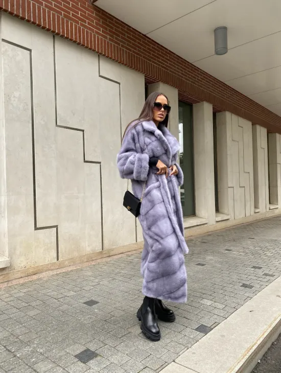 Удлиненная голубая норковая шуба с английским воротником - фото 5