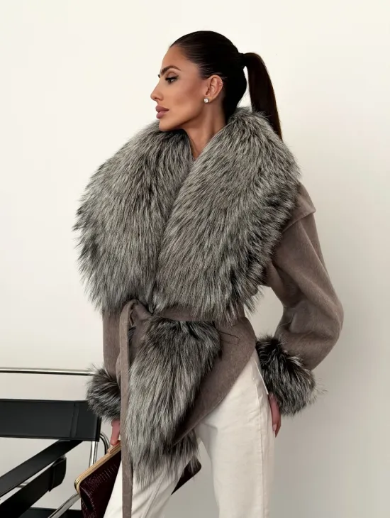 Полупальто с мехом чернобурки - фото 5