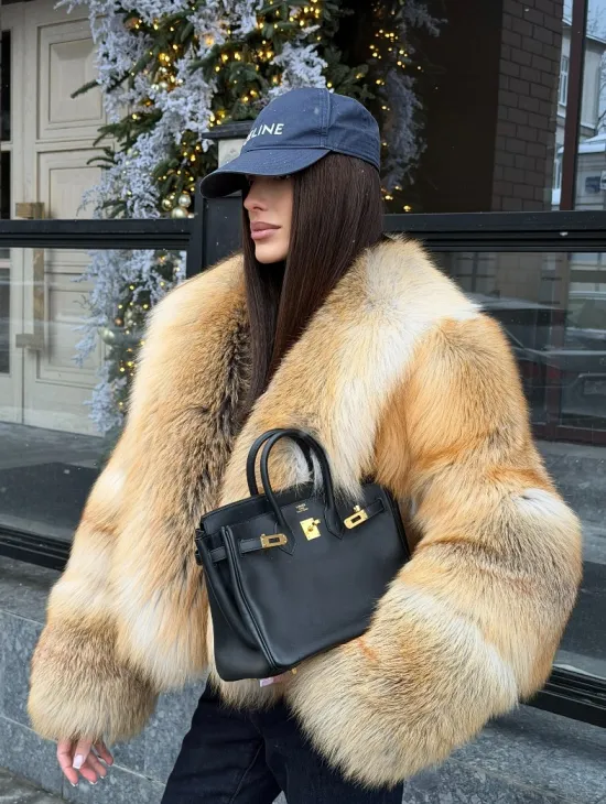 Полушубок-кроп с большим шалевым воротником из меха лисы Golden Sunrise - фото 11