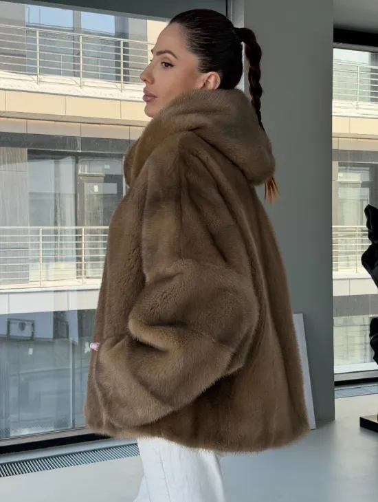 Женский норковый полушубок с капюшоном - фото 6