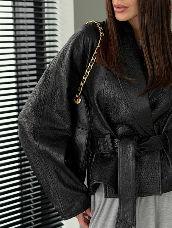 Черная куртка из натуральной кожи - фото 1