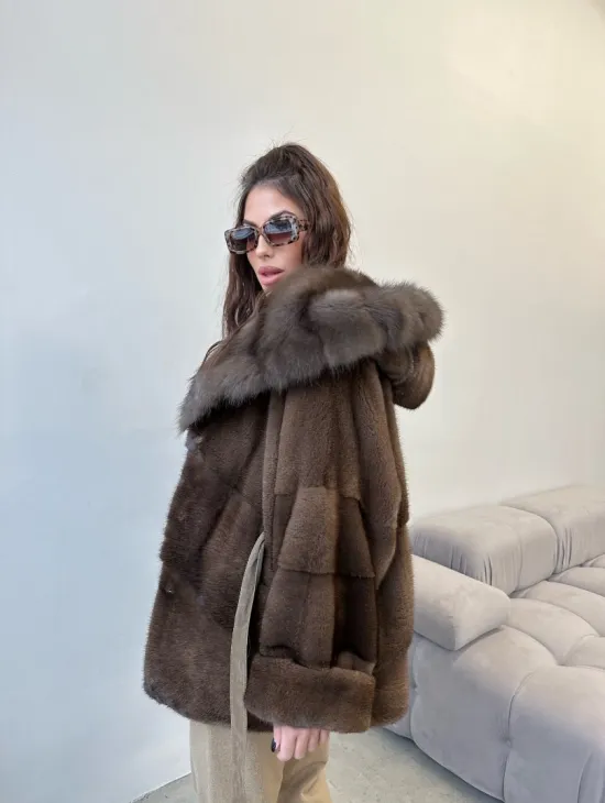 Шуба пончо из меха норки с капюшоном куница - цвет соболь - фото 4