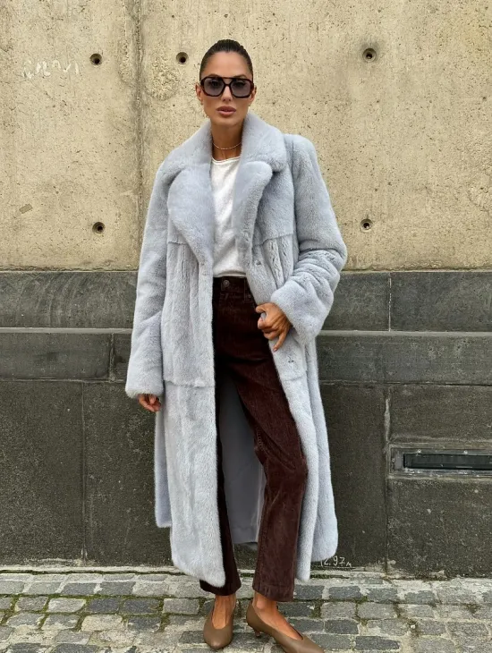 Голубая шуба из плюшевой норки “Velvet” - фото 11