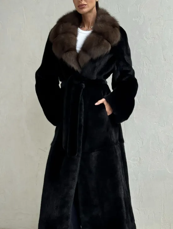 Шуба норковая Black Velvet c воротником из меха куницы - фото 1