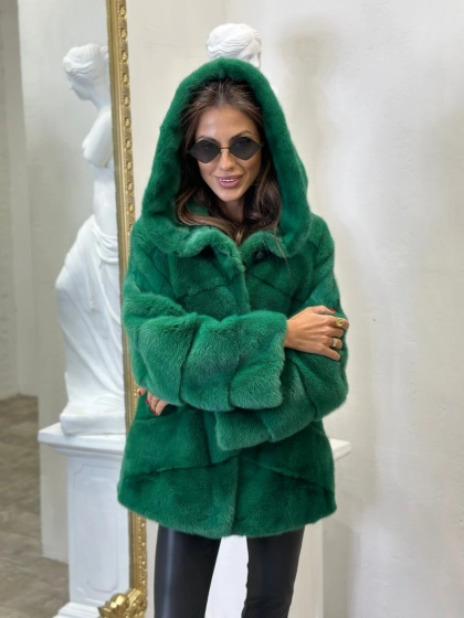 Норковый полушубок с капюшоном - цвет изумруд - фото 2
