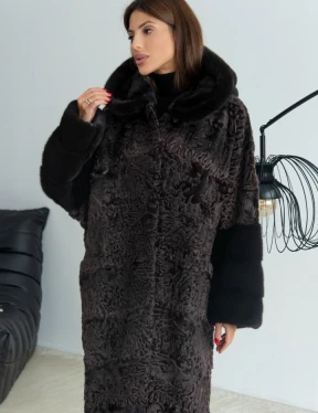 Уголь шуба из каракульчи и норки с капюшоном - фото 1