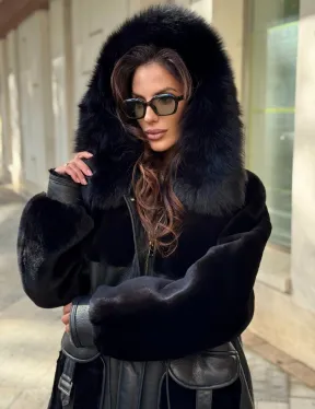 Черная дубленка с капюшоном - фото 2