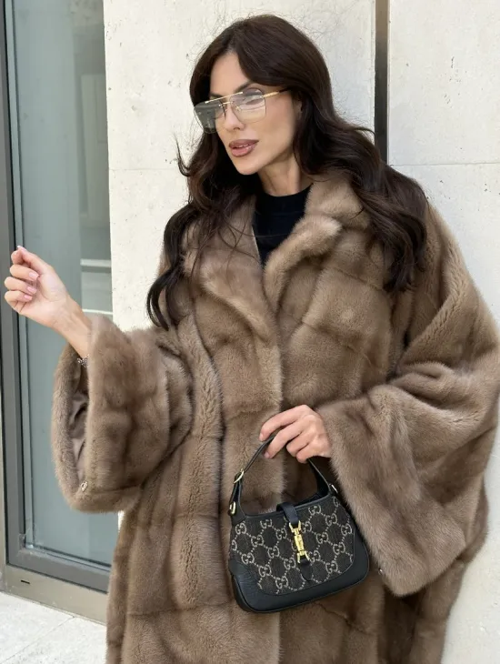 Норковая шуба с английским воротником  - цвет пастель  - стиль 